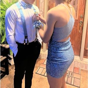 I’m selling a homecoming dress that was worn once